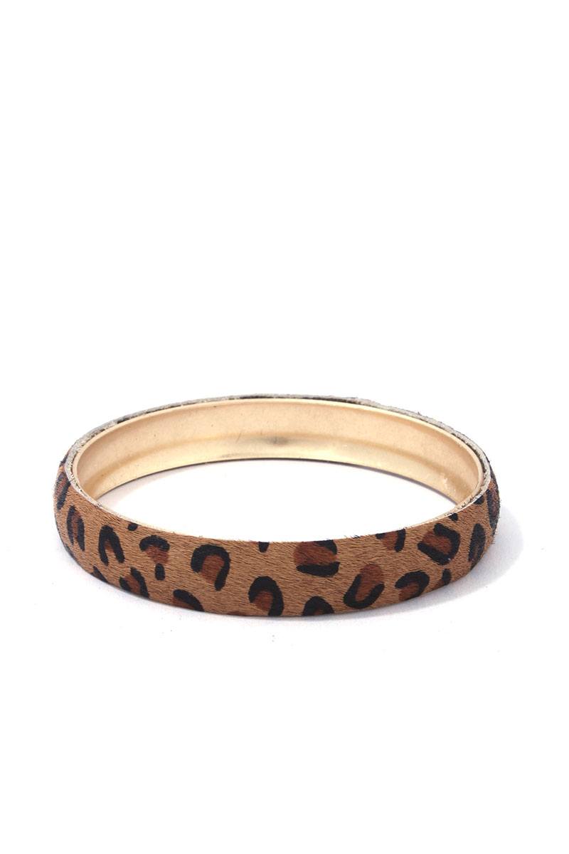 Brazalete de metal con estampado animal