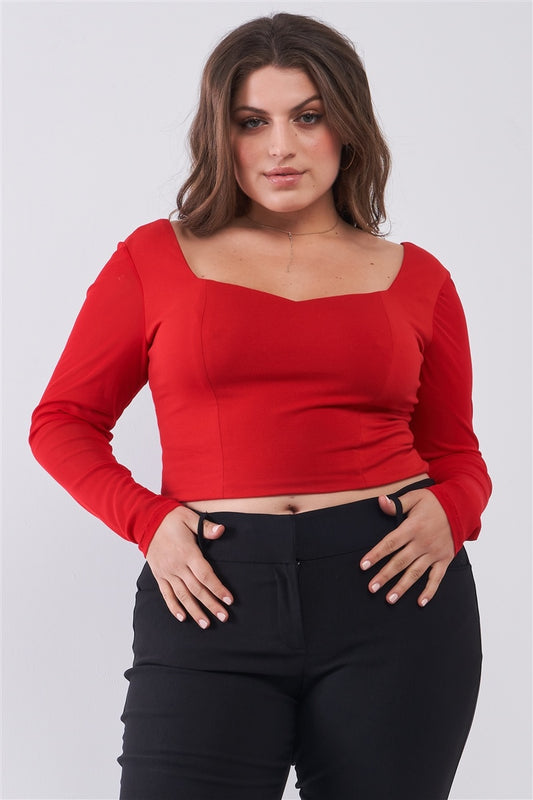 Top corto estructurado con detalle de escote en forma de corazón y manga larga de malla en rojo carmesí de talla grande