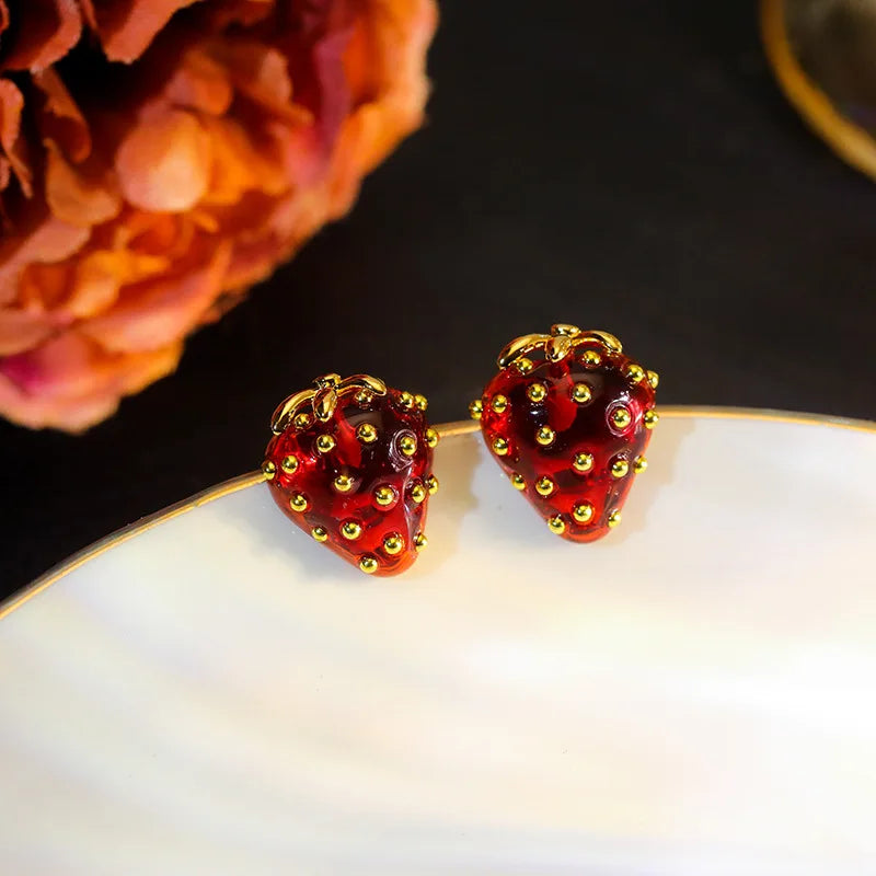 Fashion and Personality Red Strawberry Women's Earrings Sweet 2023 Trend Fruit Design Girls' Party Earrings