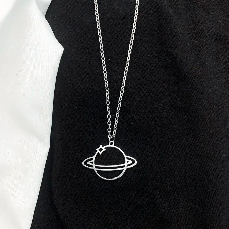 Hollow Saturn Planet Necklace 2024 Women Pendant Necklaces Girls Sweater Chain Jewelry Silver Color Streetwear Alloy Naszyjnik