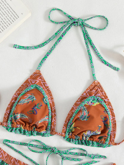 Bikini con lazo y cuello halter con estampado étnico