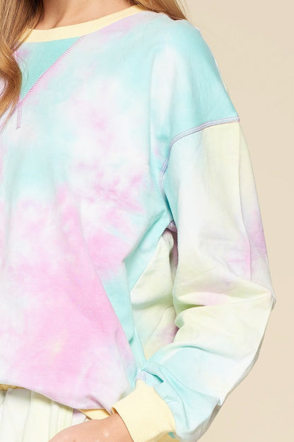 Top de punto con estampado tie-dye